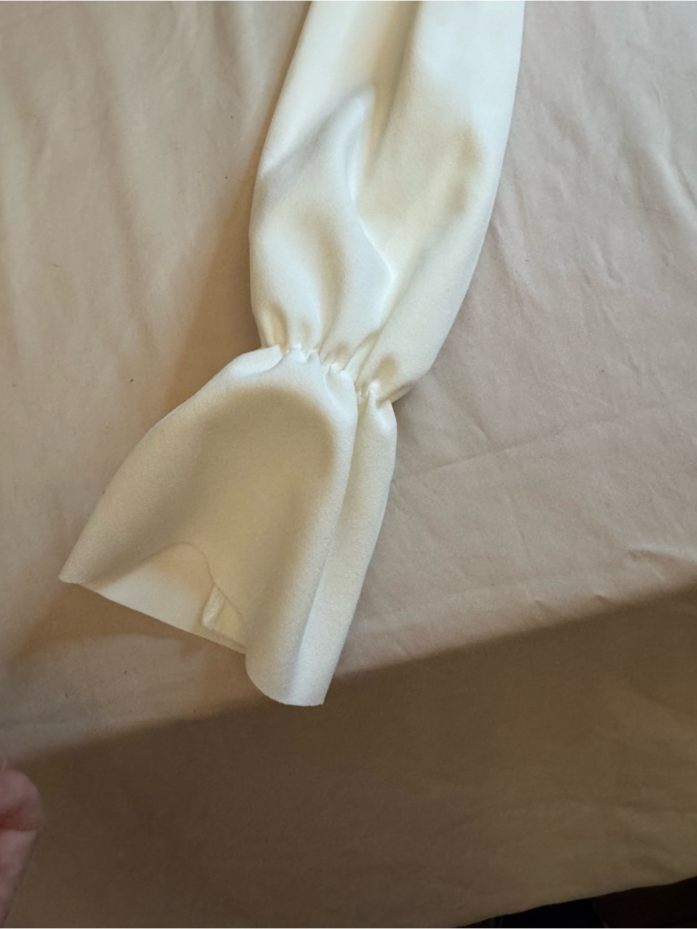 Missguided White Off-Shoulder Tie-Front Puff Sleeve Crop Top - Picture 7 of 9